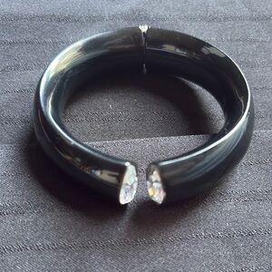 Elegant Black Bracelet with Crystal Accents